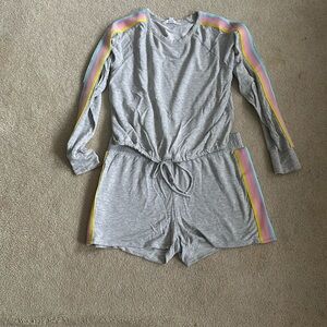 Gray short/sweatshirt set with stripe detail.  BB Dakota size large